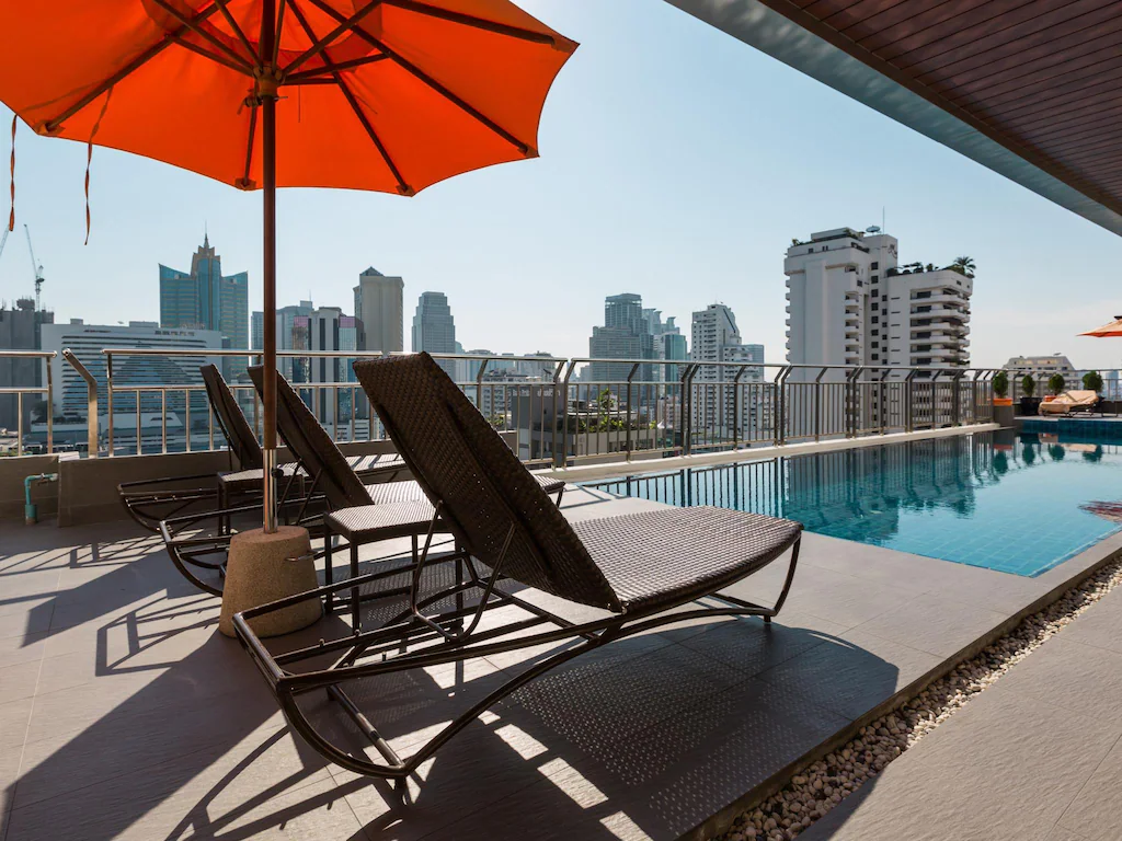 曼谷阿德菲套房酒店 Adelphi Suites Bangkok泳池