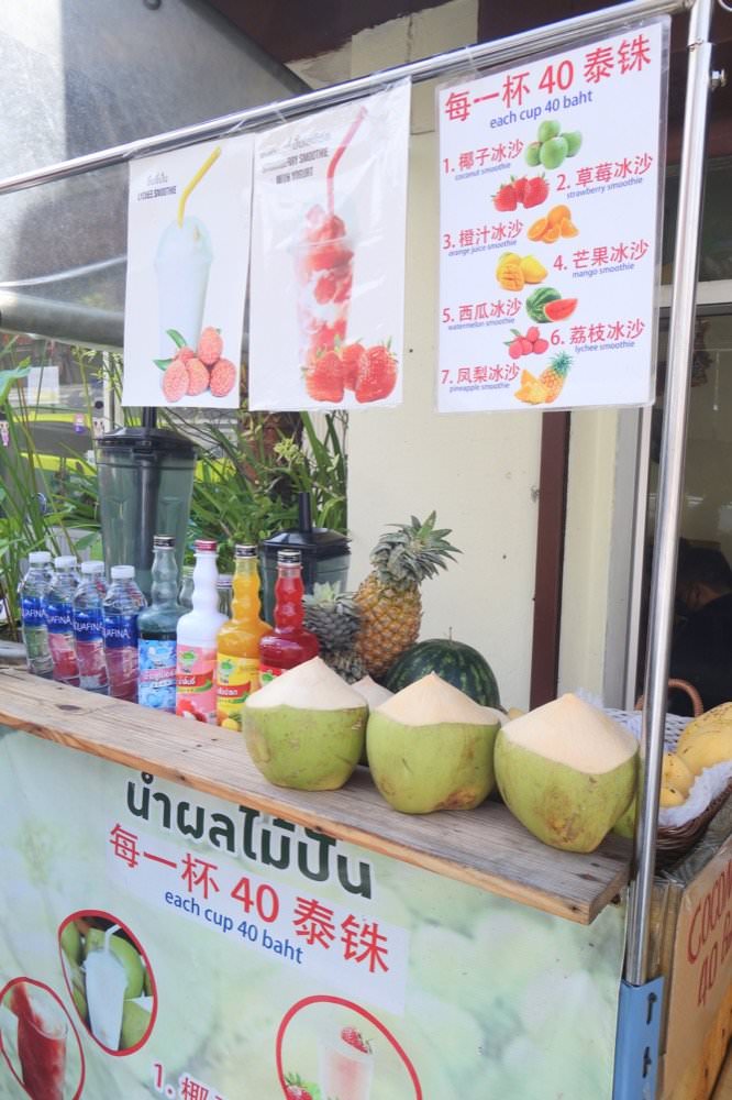 曼谷美食推薦｜Nay’s Cafe 鄭王廟旁道地泰式銅板平價小吃、好喝泰奶！