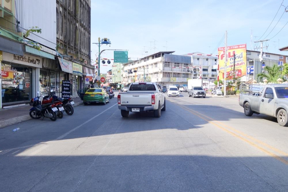 【曼谷水上市場推薦】美功鐵道市場、安帕瓦水上市場一日遊!曼谷近郊一日遊景點包車旅行 - 第6張圖 【曼谷水上市場推薦】美功鐵道市場、安帕瓦水上市場一日遊!曼谷近郊一日遊景點包車旅行