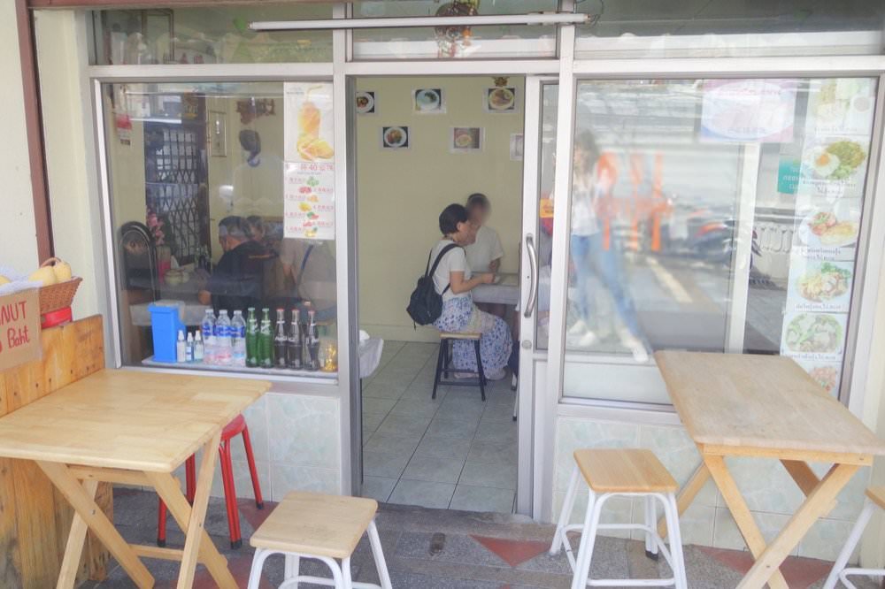 曼谷美食推薦｜Nay’s Cafe 鄭王廟旁道地泰式銅板平價小吃、好喝泰奶！