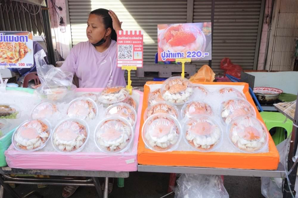 06 曼谷近郊景點｜安帕瓦水上市場 Amphawa Floating Market 週末市集，搭船到紅樹林看螢火蟲