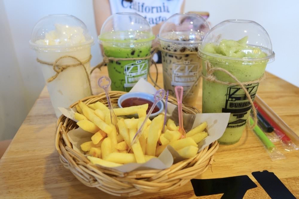 【曼谷水上市場推薦】美功鐵道市場、安帕瓦水上市場一日遊!曼谷近郊一日遊景點包車旅行 - 第10張圖 【曼谷水上市場推薦】美功鐵道市場、安帕瓦水上市場一日遊!曼谷近郊一日遊景點包車旅行