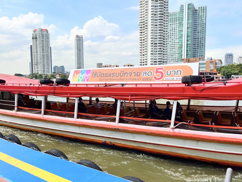 曼谷必去景點【黎明寺(鄭王廟)】|河畔最美寺廟古蹟,泰國的艾菲爾鐵塔!(門票與搭船交通.計程車資資訊) - 第10張圖 曼谷必去景點【黎明寺(鄭王廟)】|河畔最美寺廟古蹟,泰國的艾菲爾鐵塔!(門票與搭船交通.計程車資資訊)