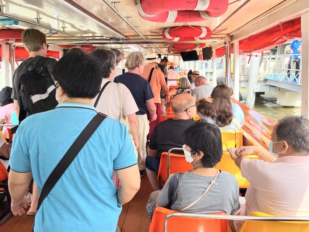 曼谷必去景點【黎明寺(鄭王廟)】|河畔最美寺廟古蹟,泰國的艾菲爾鐵塔!(門票與搭船交通.計程車資資訊) - 第11張圖 曼谷必去景點【黎明寺(鄭王廟)】|河畔最美寺廟古蹟,泰國的艾菲爾鐵塔!(門票與搭船交通.計程車資資訊)