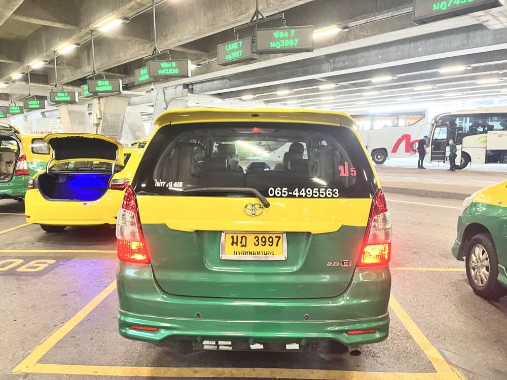 【曼谷機場交通】BKK素萬那普機場到曼谷市區交通｜機場快線轉BTS/MRT、排班計程車搭乘方式