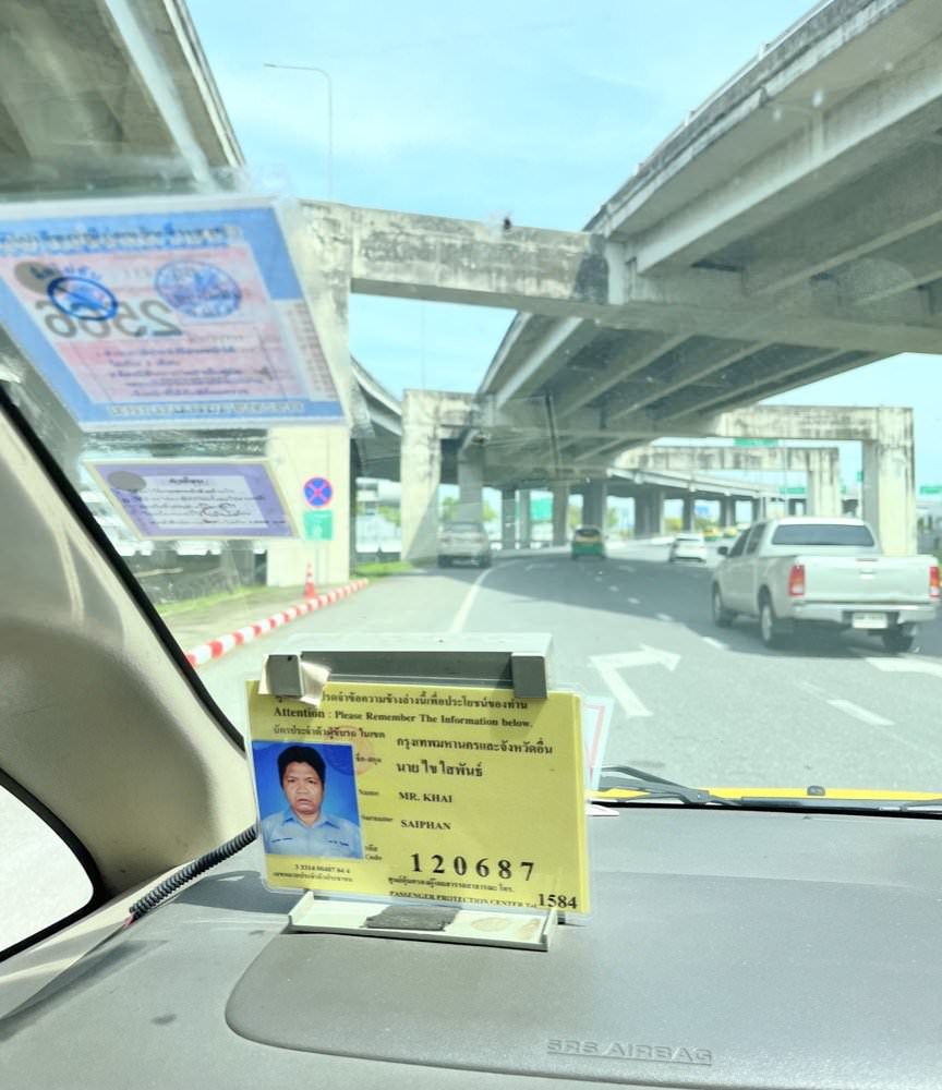 【曼谷機場交通】BKK素萬那普機場到曼谷市區交通｜機場快線轉BTS/MRT、排班計程車搭乘方式