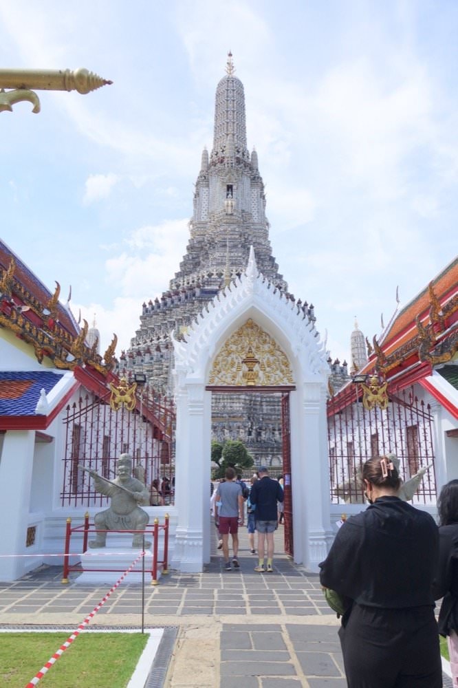 曼谷必去景點【黎明寺(鄭王廟)】|河畔最美寺廟古蹟,泰國的艾菲爾鐵塔!(門票與搭船交通.計程車資資訊) - 第27張圖 曼谷必去景點【黎明寺(鄭王廟)】|河畔最美寺廟古蹟,泰國的艾菲爾鐵塔!(門票與搭船交通.計程車資資訊)