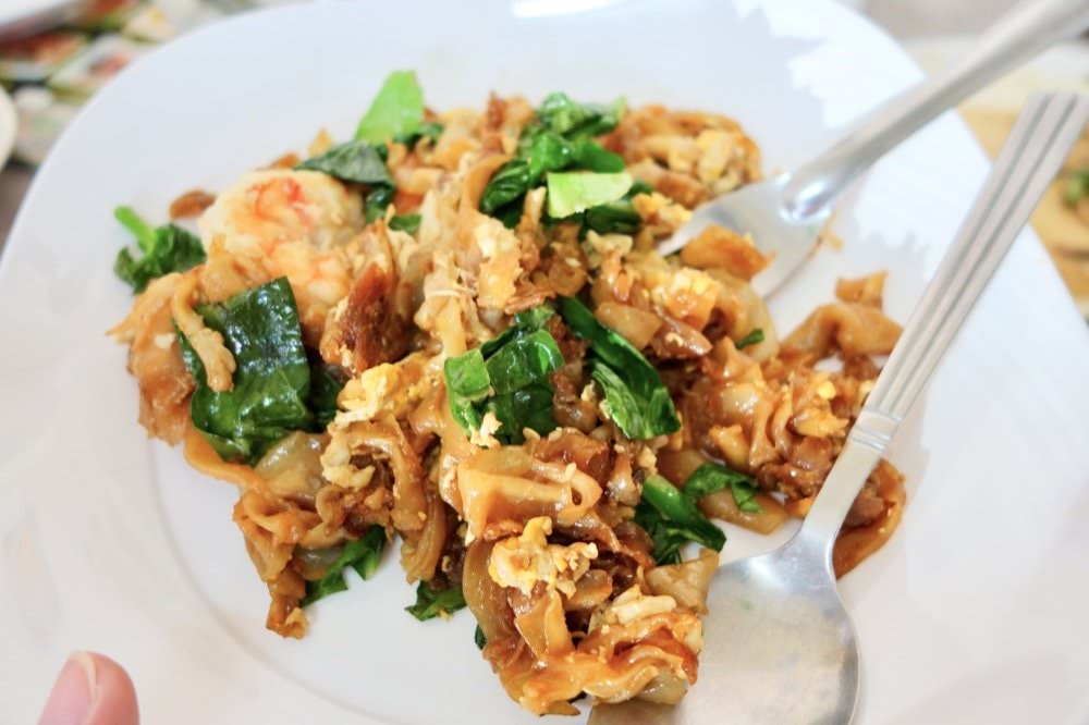 曼谷美食推薦｜Nay’s Cafe 鄭王廟旁道地泰式銅板平價小吃、好喝泰奶！