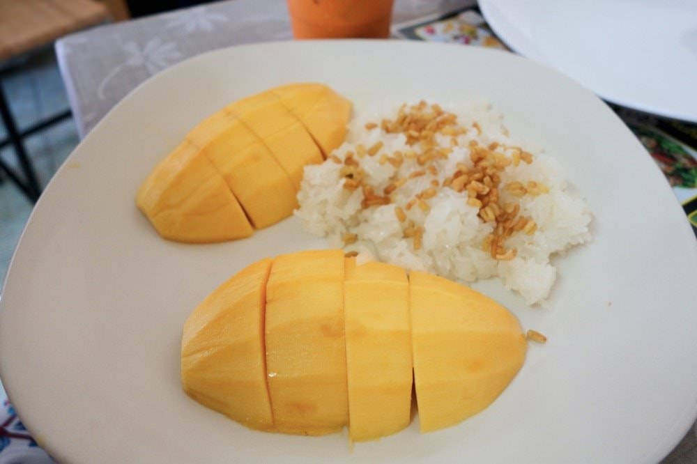 曼谷美食推薦｜Nay’s Cafe 鄭王廟旁道地泰式銅板平價小吃、好喝泰奶！