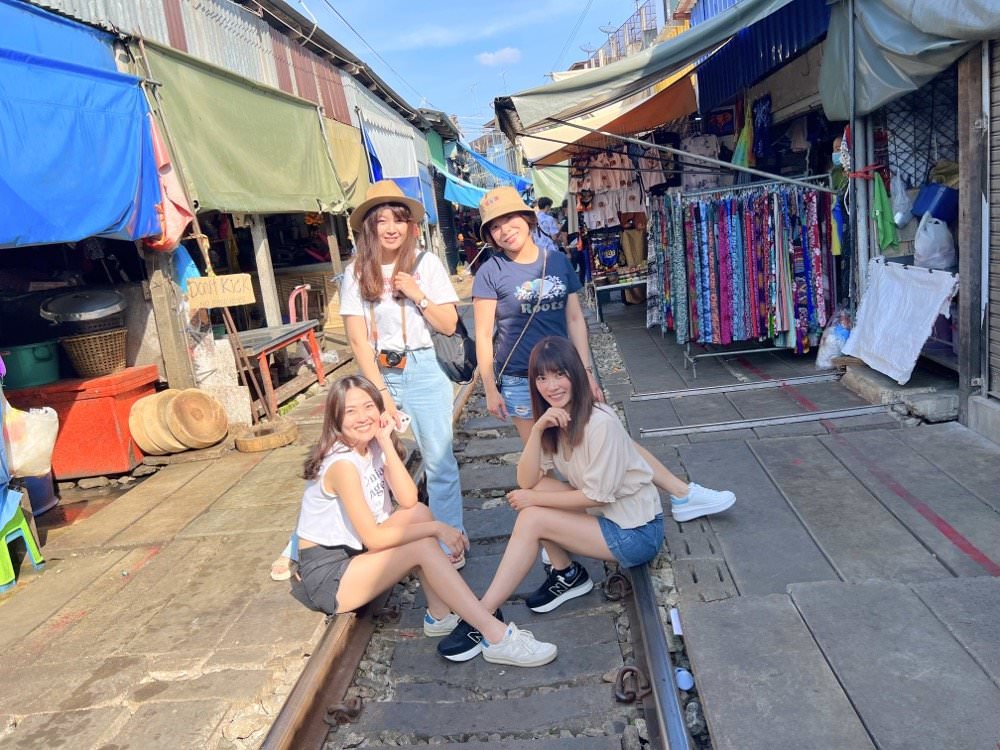 【曼谷水上市場推薦】美功鐵道市場、安帕瓦水上市場一日遊!曼谷近郊一日遊景點包車旅行 - 第20張圖 【曼谷水上市場推薦】美功鐵道市場、安帕瓦水上市場一日遊!曼谷近郊一日遊景點包車旅行