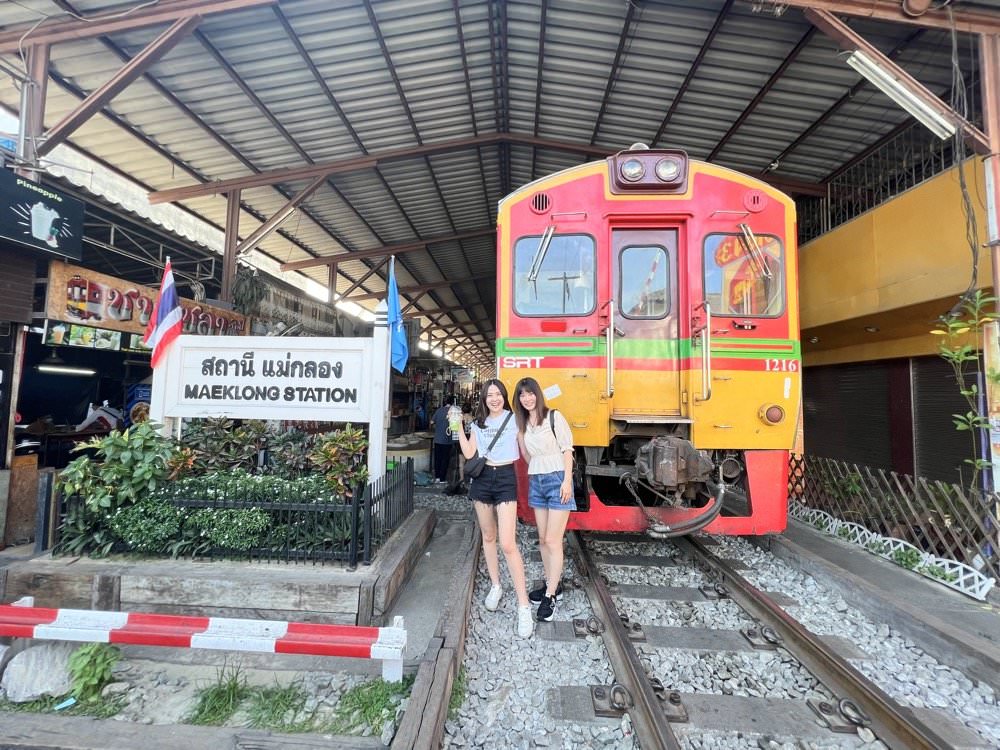 19 曼谷行程推薦｜美功鐵道市場、安帕哇水上市場一日遊！曼谷近郊一日遊景點