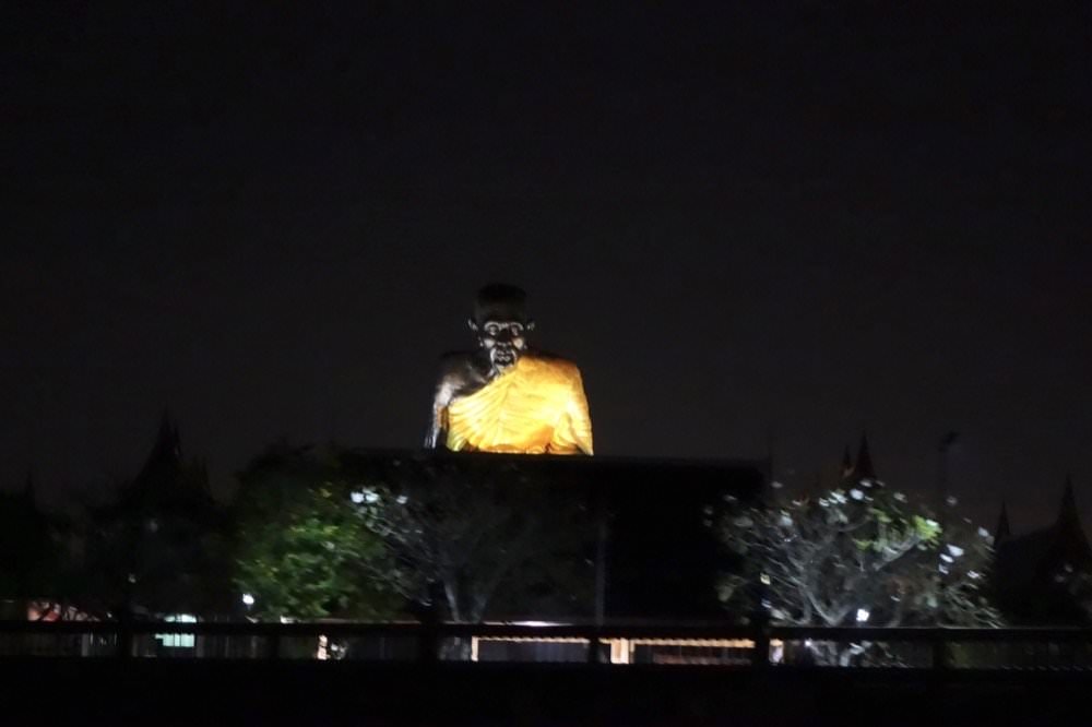 曼谷近郊景點｜安帕瓦水上市場 Amphawa Floating Market 週末市集，搭船到紅樹林看螢火蟲！