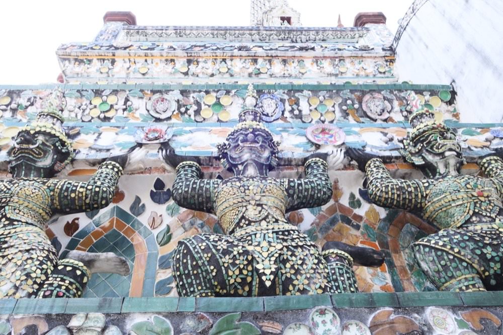 曼谷必去景點【黎明寺(鄭王廟)】|河畔最美寺廟古蹟,泰國的艾菲爾鐵塔!(門票與搭船交通.計程車資資訊) - 第46張圖 曼谷必去景點【黎明寺(鄭王廟)】|河畔最美寺廟古蹟,泰國的艾菲爾鐵塔!(門票與搭船交通.計程車資資訊)