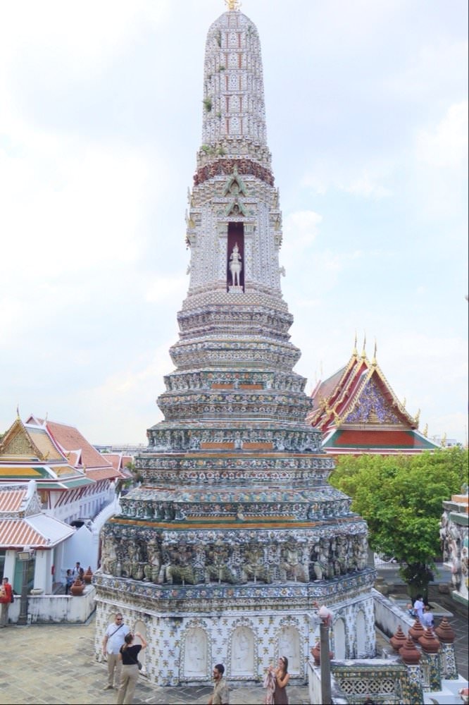 曼谷必去景點【黎明寺(鄭王廟)】|河畔最美寺廟古蹟,泰國的艾菲爾鐵塔!(門票與搭船交通.計程車資資訊) - 第36張圖 曼谷必去景點【黎明寺(鄭王廟)】|河畔最美寺廟古蹟,泰國的艾菲爾鐵塔!(門票與搭船交通.計程車資資訊)