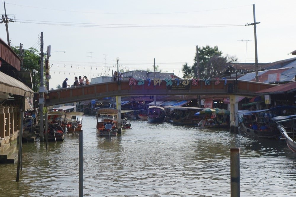 【曼谷水上市場推薦】美功鐵道市場、安帕瓦水上市場一日遊!曼谷近郊一日遊景點包車旅行 - 第35張圖 【曼谷水上市場推薦】美功鐵道市場、安帕瓦水上市場一日遊!曼谷近郊一日遊景點包車旅行