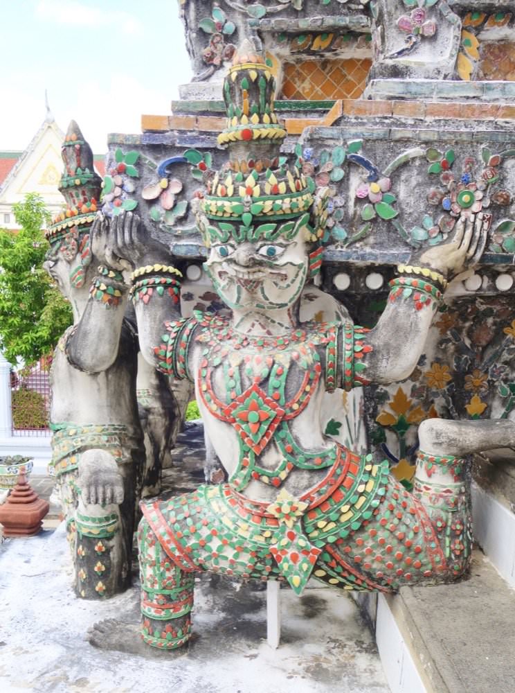 曼谷必去景點【黎明寺(鄭王廟)】|河畔最美寺廟古蹟,泰國的艾菲爾鐵塔!(門票與搭船交通.計程車資資訊) - 第53張圖 曼谷必去景點【黎明寺(鄭王廟)】|河畔最美寺廟古蹟,泰國的艾菲爾鐵塔!(門票與搭船交通.計程車資資訊)