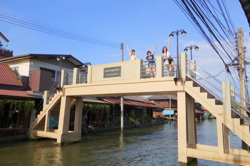 【曼谷水上市場推薦】美功鐵道市場、安帕瓦水上市場一日遊!曼谷近郊一日遊景點包車旅行 - 第36張圖 【曼谷水上市場推薦】美功鐵道市場、安帕瓦水上市場一日遊!曼谷近郊一日遊景點包車旅行