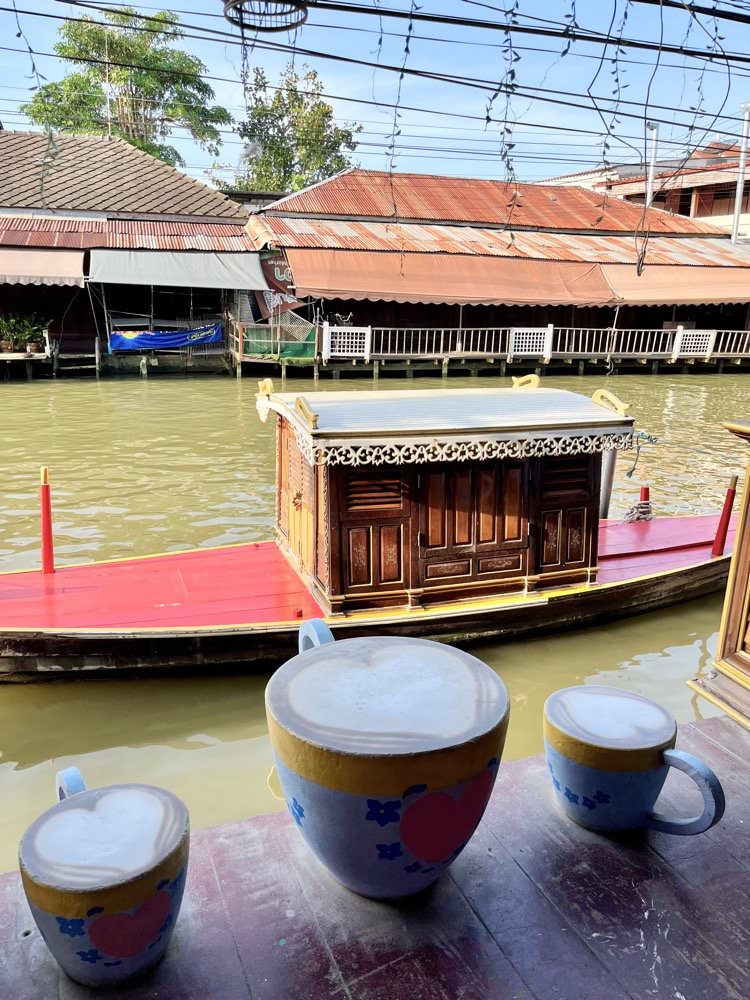 【曼谷水上市場推薦】美功鐵道市場、安帕瓦水上市場一日遊!曼谷近郊一日遊景點包車旅行 - 第37張圖 【曼谷水上市場推薦】美功鐵道市場、安帕瓦水上市場一日遊!曼谷近郊一日遊景點包車旅行