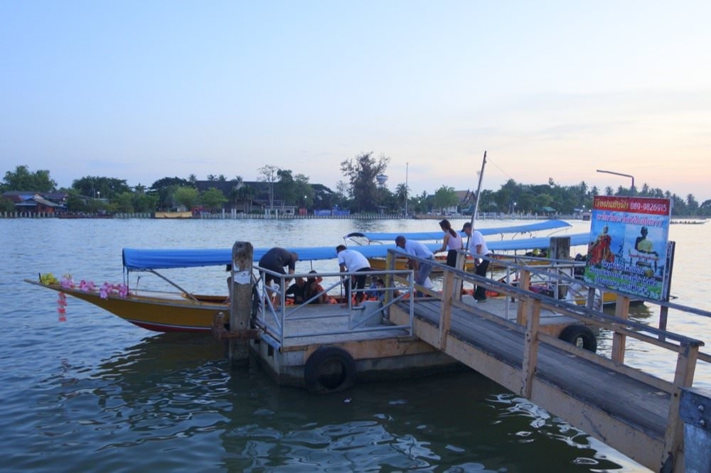 【曼谷水上市場推薦】美功鐵道市場、安帕瓦水上市場一日遊!曼谷近郊一日遊景點包車旅行 - 第43張圖 【曼谷水上市場推薦】美功鐵道市場、安帕瓦水上市場一日遊!曼谷近郊一日遊景點包車旅行
