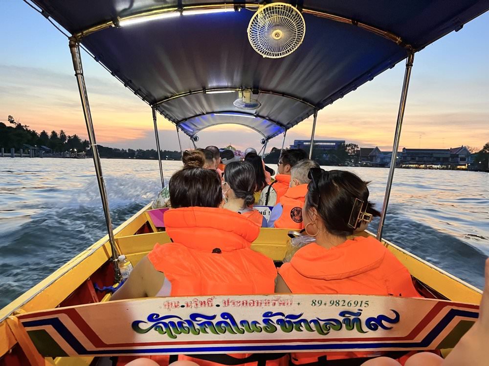 【曼谷水上市場推薦】美功鐵道市場、安帕瓦水上市場一日遊!曼谷近郊一日遊景點包車旅行 - 第47張圖 【曼谷水上市場推薦】美功鐵道市場、安帕瓦水上市場一日遊!曼谷近郊一日遊景點包車旅行