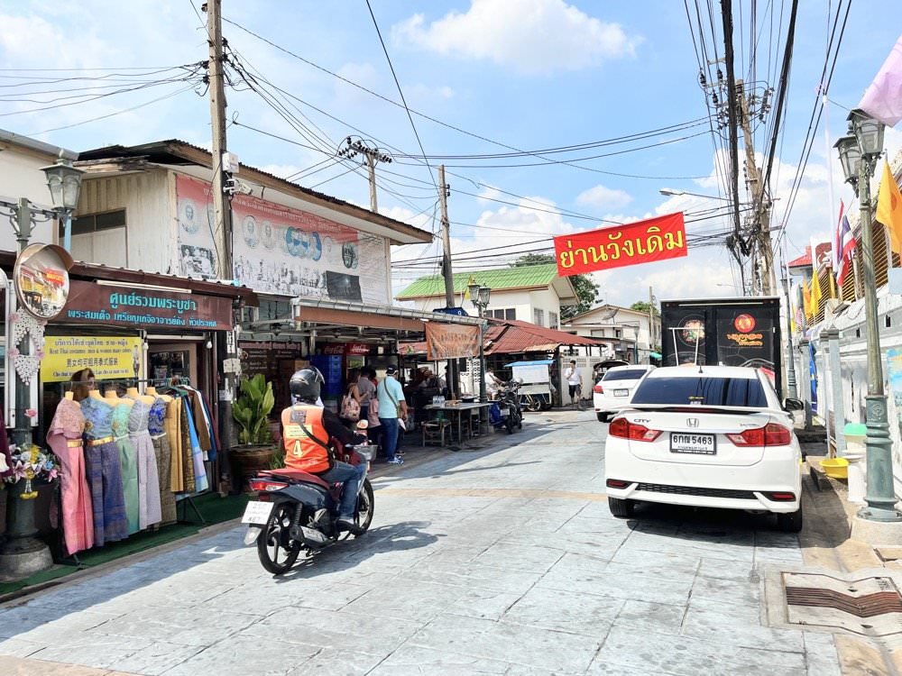 曼谷美食推薦｜Nay’s Cafe 鄭王廟旁道地泰式銅板平價小吃、好喝泰奶！
