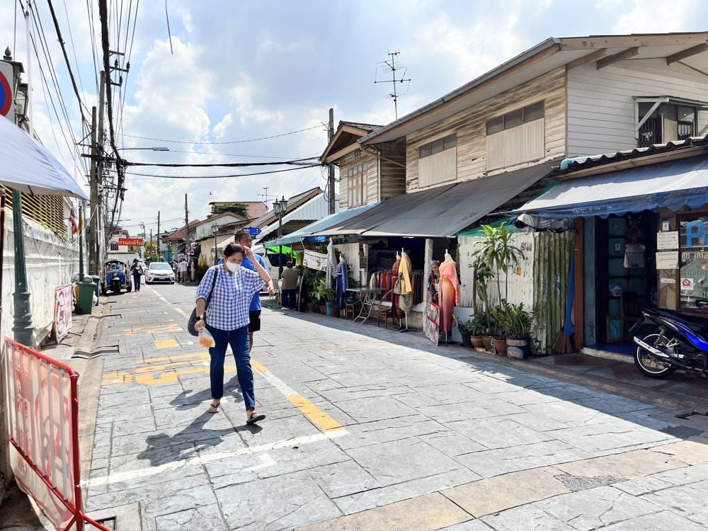曼谷必去景點【黎明寺(鄭王廟)】|河畔最美寺廟古蹟,泰國的艾菲爾鐵塔!(門票與搭船交通.計程車資資訊) - 第15張圖 曼谷必去景點【黎明寺(鄭王廟)】|河畔最美寺廟古蹟,泰國的艾菲爾鐵塔!(門票與搭船交通.計程車資資訊)