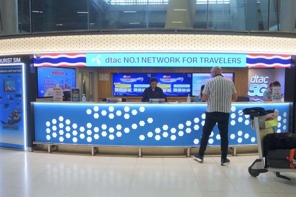 泰國上網Sim卡推薦｜DTAC吃到飽網路電話sim卡 (機場櫃檯換卡dtac HAPPY TOURIST SIM)