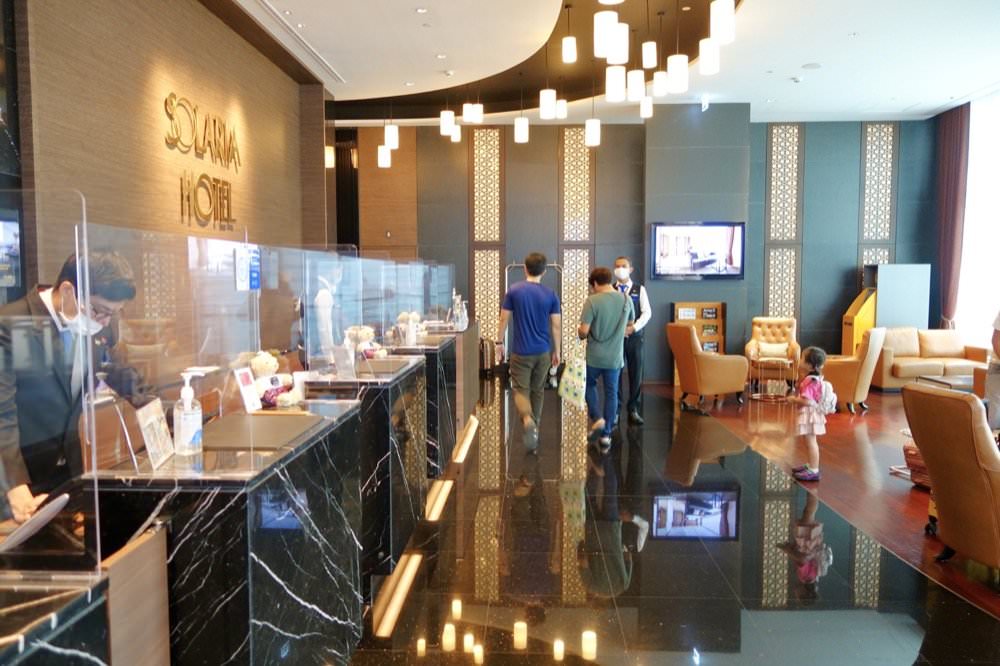 曼谷飯店推薦【曼谷索拉利亞西鐵飯店Solaria Nishitetsu Hotel Bangkok】BTS Asoke空橋連通，泳池.高空酒吧.免治馬桶，地點方便超推薦！