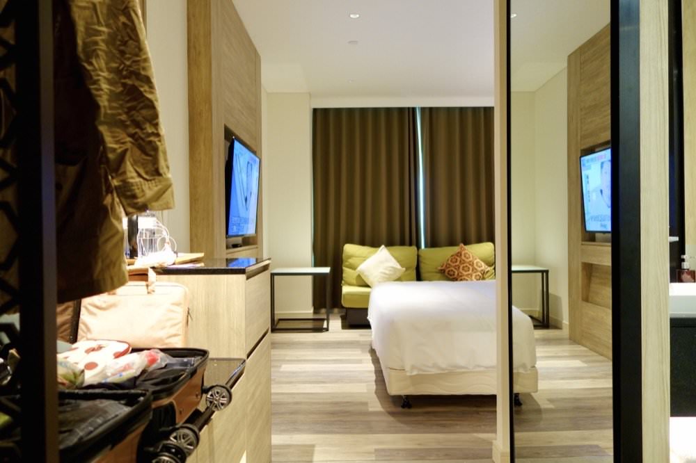 曼谷飯店推薦【曼谷索拉利亞西鐵飯店Solaria Nishitetsu Hotel Bangkok】BTS Asoke空橋連通，泳池.高空酒吧.免治馬桶，地點方便超推薦！