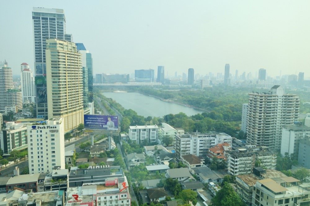 曼谷飯店推薦【曼谷索拉利亞西鐵飯店Solaria Nishitetsu Hotel Bangkok】BTS Asoke空橋連通，泳池.高空酒吧.免治馬桶，地點方便超推薦！