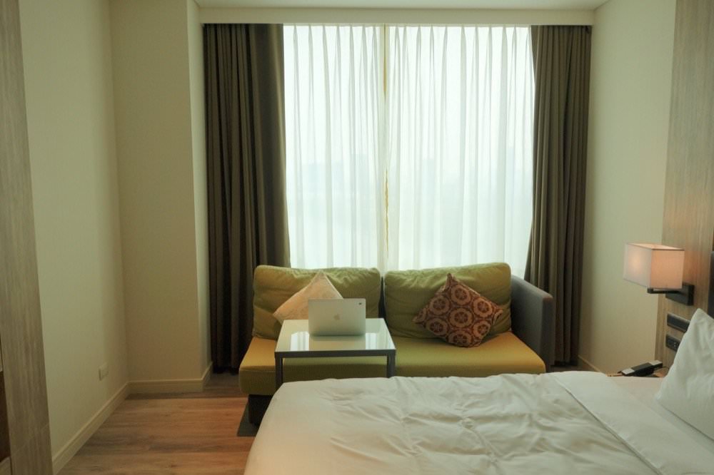 曼谷飯店推薦【曼谷索拉利亞西鐵飯店Solaria Nishitetsu Hotel Bangkok】BTS Asoke空橋連通，泳池.高空酒吧.免治馬桶，地點方便超推薦！