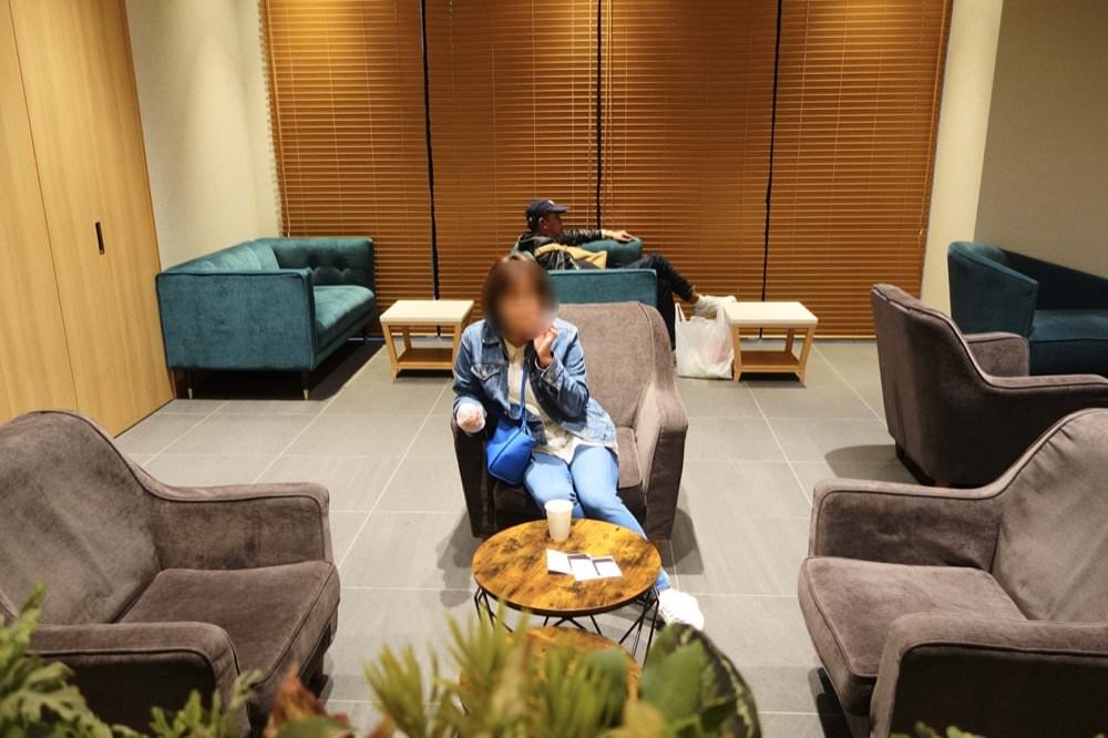 大阪飯店推薦｜心齋橋HOTEL HILLARYS Shinsaibashi 免費點心咖啡、頂樓泡湯浴場！市區大阪飯店推薦