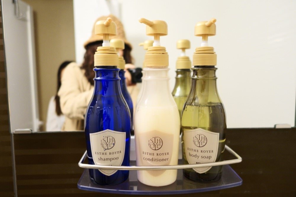 大阪飯店推薦｜心齋橋HOTEL HILLARYS Shinsaibashi 免費點心咖啡、頂樓泡湯浴場！市區大阪飯店推薦