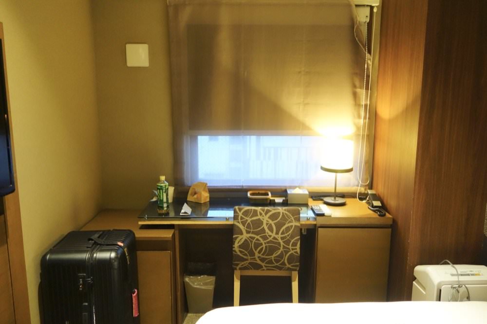 大阪飯店推薦｜心齋橋HOTEL HILLARYS Shinsaibashi 免費點心咖啡、頂樓泡湯浴場！市區大阪飯店推薦