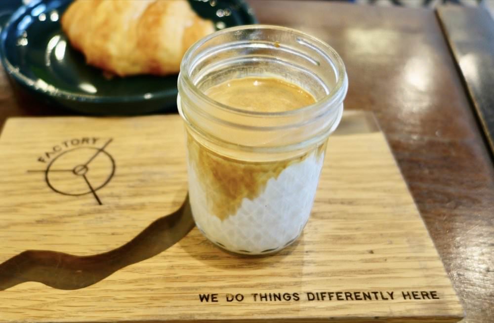 曼谷咖啡廳推薦｜Factory Coffee 泰國冠軍咖啡師香醇濃郁咖啡|曼谷BTS Phaya Thai美食景點