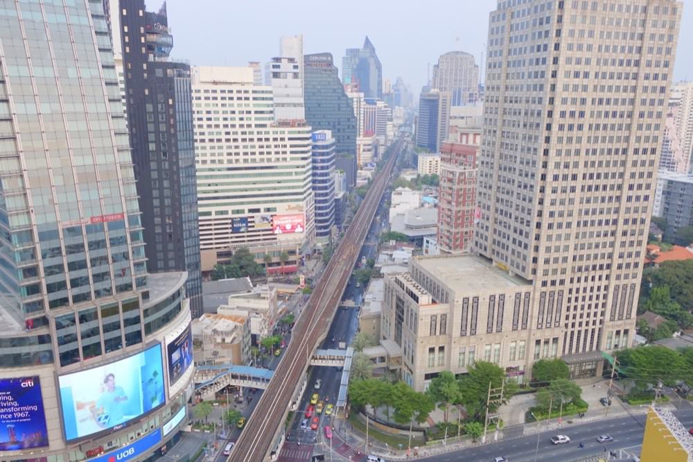 曼谷飯店推薦【曼谷索拉利亞西鐵飯店Solaria Nishitetsu Hotel Bangkok】BTS Asoke空橋連通，泳池.高空酒吧.免治馬桶，地點方便超推薦！