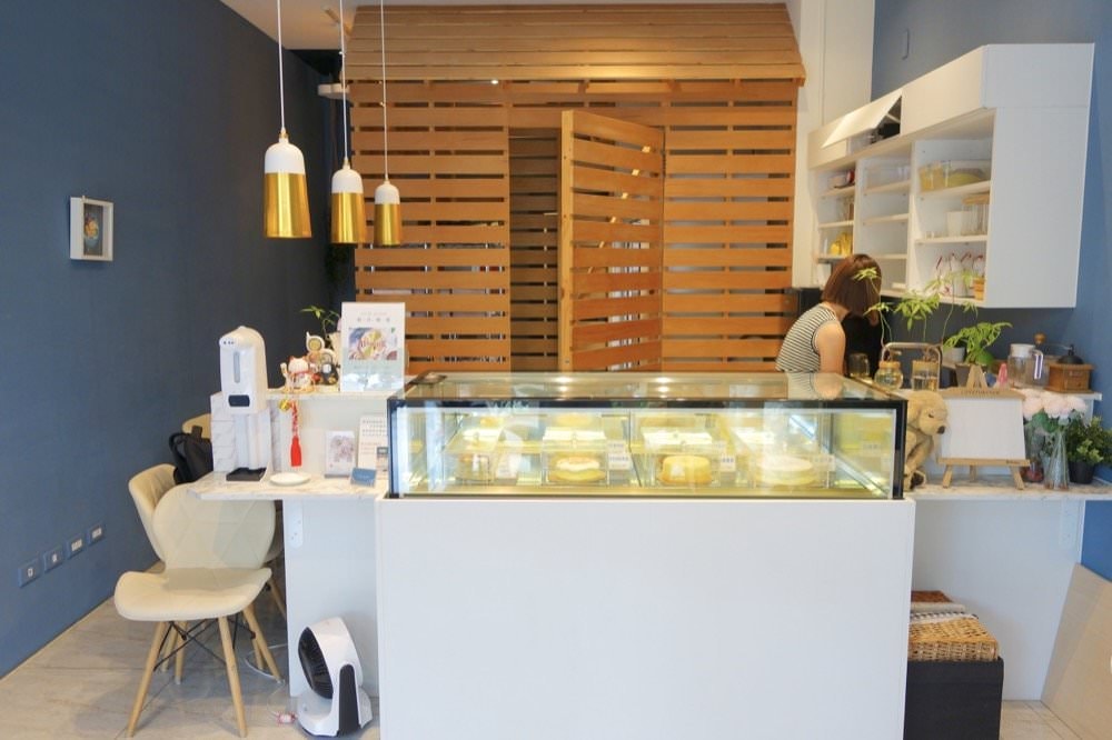 台中蛋糕推薦｜2度C NiGuo倪菓手作千層蛋糕，30層以上超好吃芋頭千層、新鮮芒果蛋糕｜台中公益路美食甜點