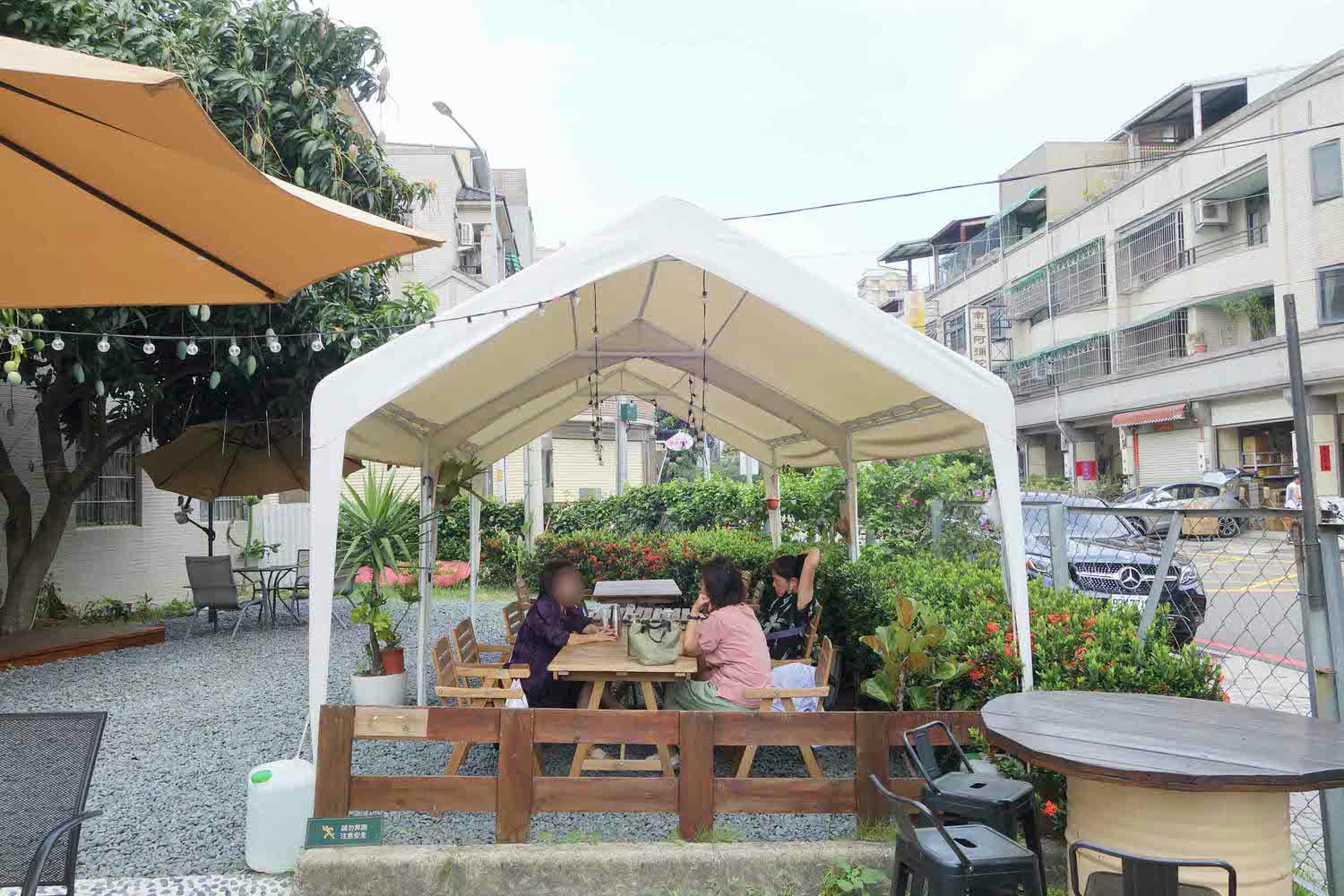 食久。茶事｜台中大里美食-超美玻璃貨櫃屋咖啡廳、美味下午茶｜台中餐廳推薦