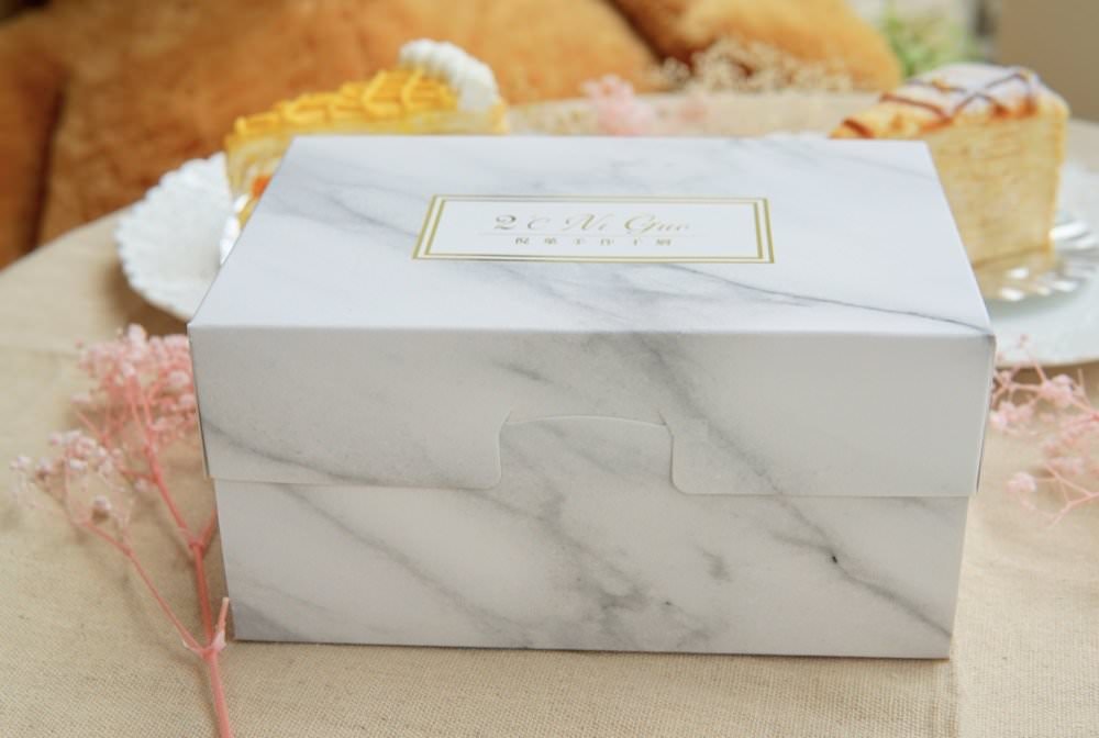 台中蛋糕推薦｜2度C NiGuo倪菓手作千層蛋糕，30層以上超好吃芋頭千層、新鮮芒果蛋糕｜台中公益路美食甜點