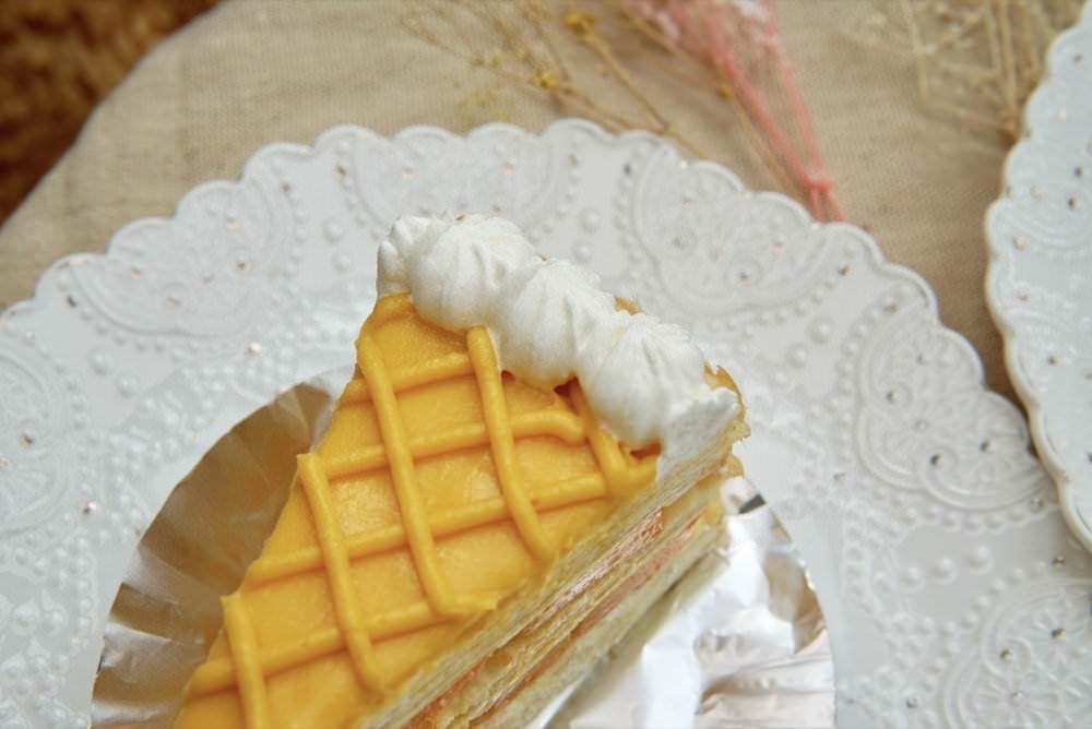 台中蛋糕推薦｜2度C NiGuo倪菓手作千層蛋糕，30層以上超好吃芋頭千層、新鮮芒果蛋糕｜台中公益路美食甜點