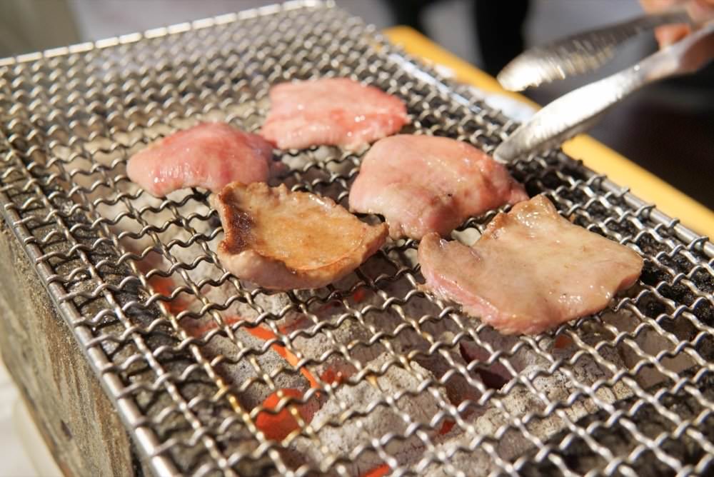 台中燒肉推薦｜EARTHA燒肉餐酒館，令人驚豔高質感美味！大推薦日本A5和牛、西班牙伊比利豬