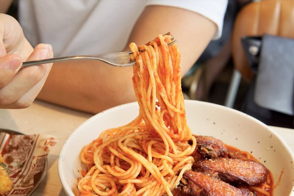 食久。茶事｜台中大里美食-超美玻璃貨櫃屋咖啡廳、美味下午茶｜台中餐廳推薦