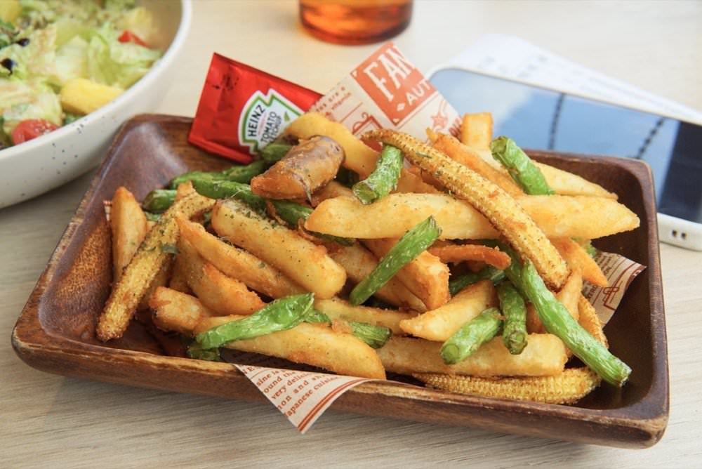 食久。茶事｜台中大里美食-超美玻璃貨櫃屋咖啡廳、美味下午茶｜台中餐廳推薦