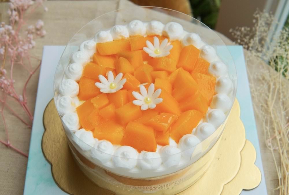 台中蛋糕推薦｜2度C NiGuo倪菓手作千層蛋糕，30層以上超好吃芋頭千層、新鮮芒果蛋糕｜台中公益路美食甜點