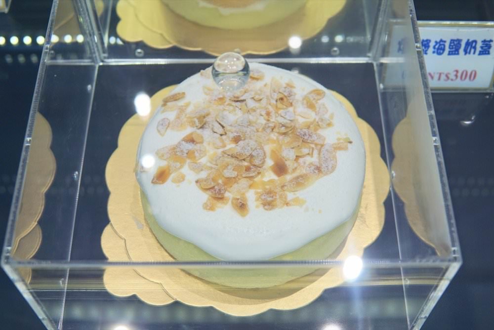 台中蛋糕推薦｜2度C NiGuo倪菓手作千層蛋糕，30層以上超好吃芋頭千層、新鮮芒果蛋糕｜台中公益路美食甜點