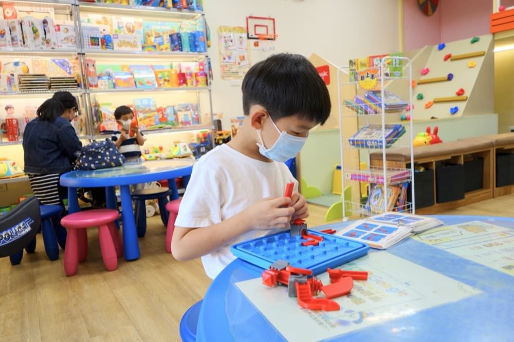 諾貝兒益智玩具租借專賣店(竹北東元門市)－超豐富STEAM玩具、聲光玩具、大型玩具健力架租借＆桌遊親子玩樂好去處！新竹玩具推薦