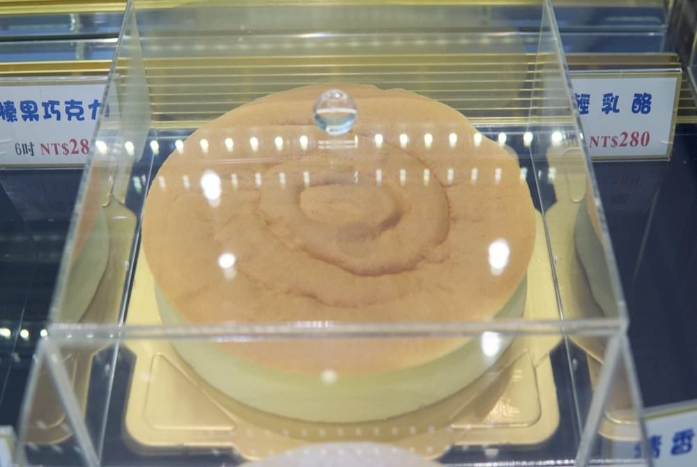 台中蛋糕推薦｜2度C NiGuo倪菓手作千層蛋糕，30層以上超好吃芋頭千層、新鮮芒果蛋糕｜台中公益路美食甜點