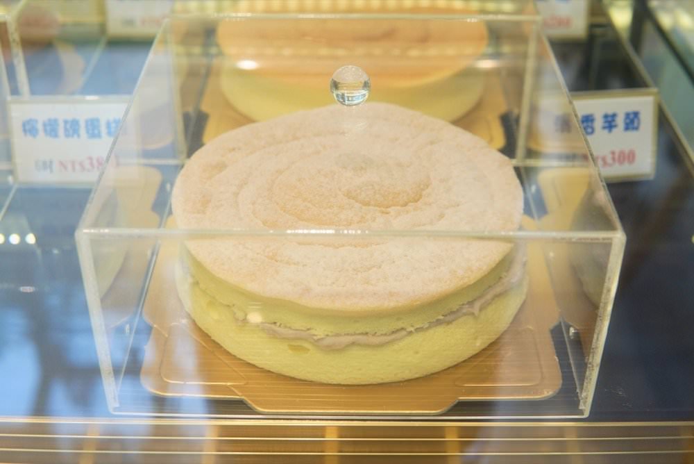 台中蛋糕推薦｜2度C NiGuo倪菓手作千層蛋糕，30層以上超好吃芋頭千層、新鮮芒果蛋糕｜台中公益路美食甜點