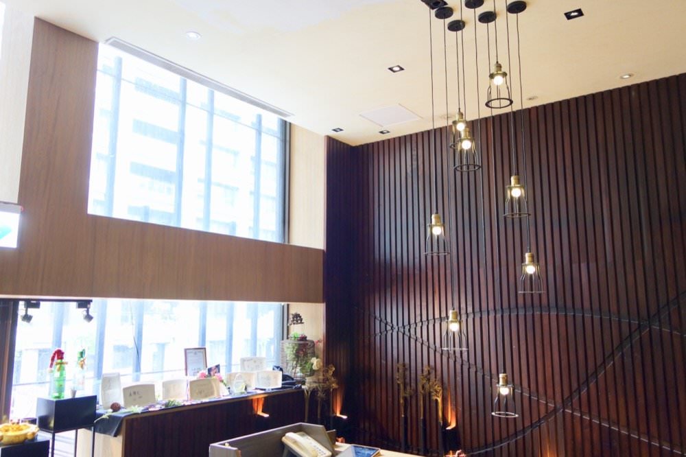 明水然松山慶城店｜台北無菜單鐵板燒餐廳推薦−新鮮龍蝦、鮑魚、菲力牛排必吃美味饗宴！慶生約會好店連藝人、名人都來這吃！