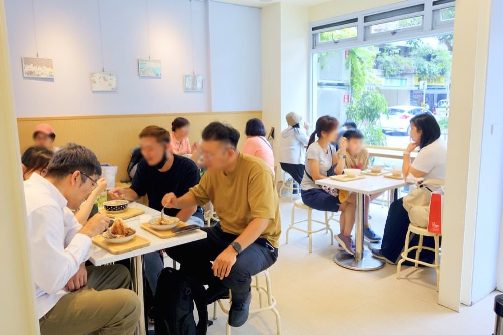 春美冰菓室｜宇治金時冰、傳統糖水豆花、黑糖刨冰、手打杏仁，國外遊客超愛連日本藝人都造訪的台北冰店推薦！